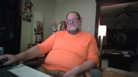 Snapshot of bigbearlittlebear2 chatting on September 2025 04:12:02 AM Bear Woods online show from September 2025 04:12:02 AM