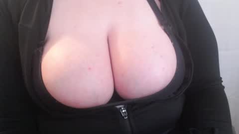 bigbittiesandfun online show from February 2025 08:57:01 PM