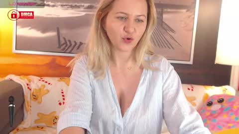Snapshot of bigboobsarri chatting on January 2025 12:29:01 PM BigBoobsArri online show from January 2025 12:29:01 PM