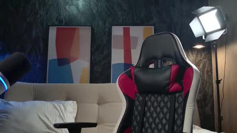 kyra Moor online show from November 2025 02:34:01 AM