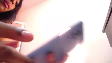 Mia online show from December 2024 04:19:02 PM