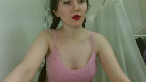 Isabella online show from April 2026 01:03:02 PM
