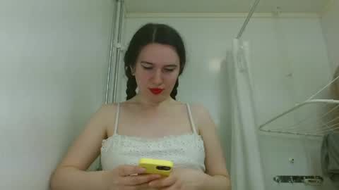 Isabella online show from May 2026 02:11:02 PM