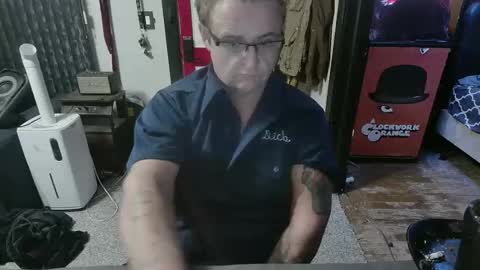 Snapshot of bigdbrillion chatting on November 2025 10:54:01 PM Darryl online show from November 2025 10:54:01 PM