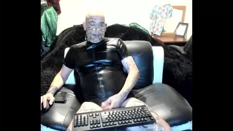 bigdickpiercedtattoos online show from November 2025 03:05:01 AM