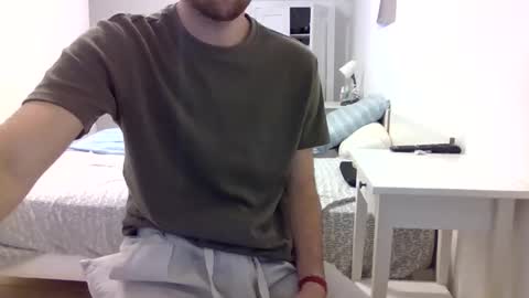 Snapshot of biggbaguette1 chatting on October 2025 01:40:02 PM biggbaguette1 online show from October 2025 01:40:02 PM