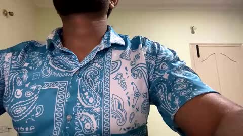 Snapshot of bighandsomesatisfy chatting on December 2024 03:04:01 PM bighandsomesatisfy online show from December 2024 03:04:01 PM