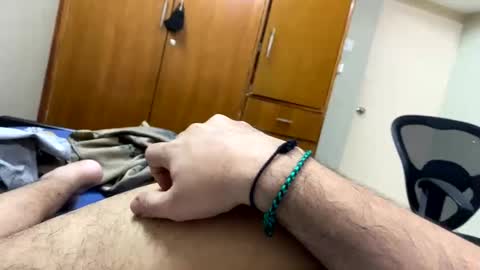 Snapshot of bighandsomesatisfy chatting on December 2024 09:51:01 PM bighandsomesatisfy online show from December 2024 09:51:01 PM