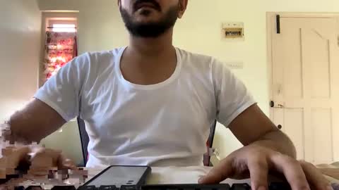 Snapshot of bighandsomesatisfy chatting on January 2025 08:00:01 AM bighandsomesatisfy online show from January 2025 08:00:01 AM