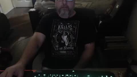 bighugmugg online show from May 2026 11:17:01 AM