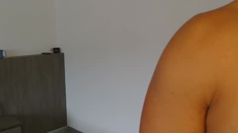 Snapshot of biglegs111 chatting on October 2025 05:52:01 AM Alpha online show from October 2025 05:52:01 AM