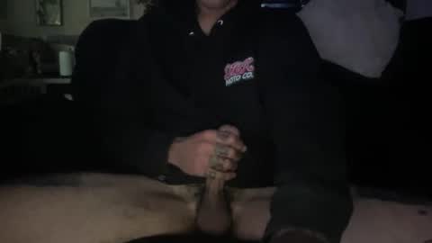 Snapshot of bigloadzisback023 chatting on January 2025 12:37:02 AM bigloadzisback023 online show from January 2025 12:37:02 AM