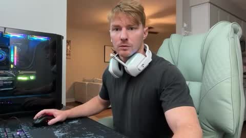 Snapshot of bigmcr1 chatting on October 2025 02:34:02 AM Nick Barker online show from October 2025 02:34:02 AM