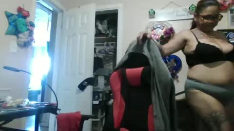 Snapshot of bigolemini chatting on September 2025 03:34:01 PM the Mini mami online show from September 2025 03:34:01 PM