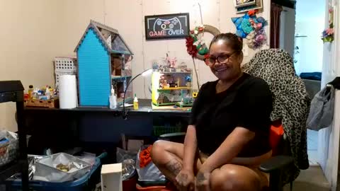 Snapshot of bigolemini chatting on September 2025 02:11:01 PM the Mini mami online show from September 2025 02:11:01 PM