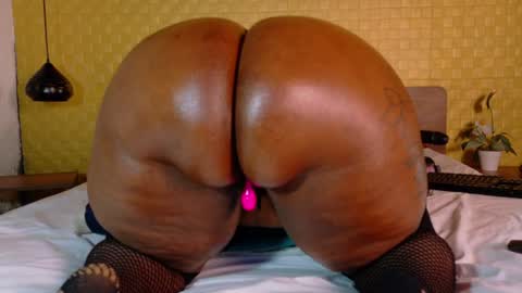 bigroundbooty_ online show from June 2026 09:24:01 PM