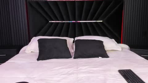 Zayra online show from October 2025 07:20:01 AM