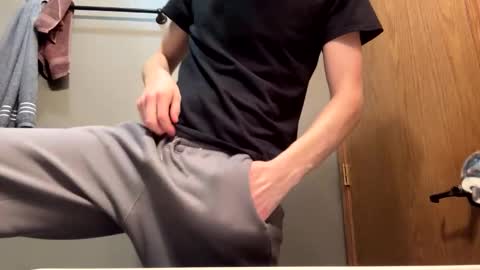 Snapshot of bigskinnyboyshh chatting on January 2025 11:56:01 PM bigskinnyboyshh online show from January 2025 11:56:01 PM