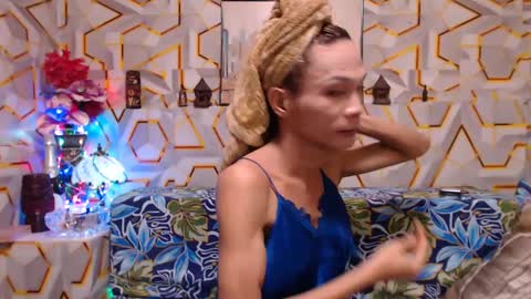 sophia online show from January 2025 12:09:02 PM