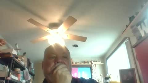 Snapshot of bigthump9999 chatting on February 2026 02:40:02 PM bigthump9999 online show from February 2026 02:40:02 PM