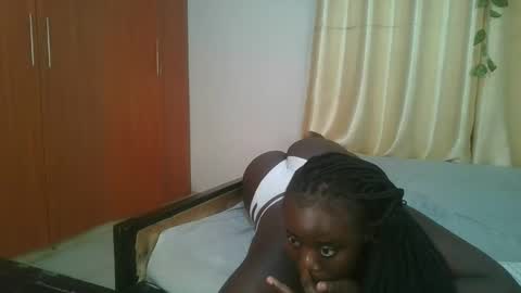 Snapshot of bigtits_baddie chatting on December 2025 01:54:02 AM bigtits_baddie online show from December 2025 01:54:02 AM