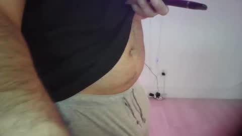 biguyricky_ online show from April 2026 12:33:01 AM