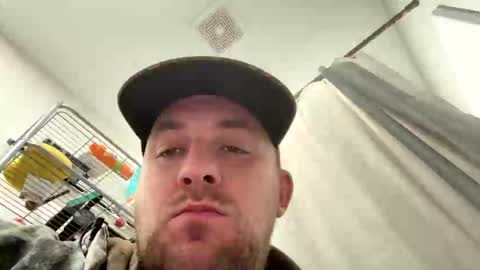 Snapshot of bilbonebagit chatting on December 2025 09:33:01 PM bilbonebagit online show from December 2025 09:33:01 PM