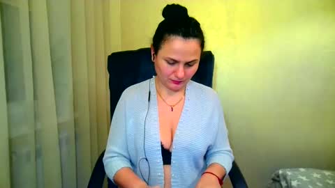 Snapshot of bililay chatting on February 2025 10:10:01 PM DOM NIKA online show from February 2025 10:10:01 PM