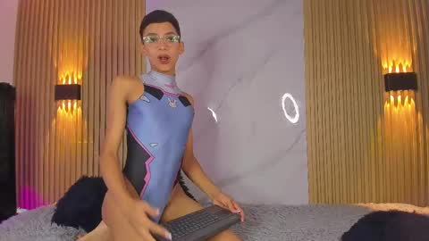 Sam online show from September 2025 11:45:02 AM