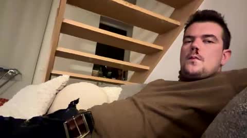 Snapshot of bingeling123 chatting on October 2025 11:03:01 PM bingeling123 online show from October 2025 11:03:01 PM