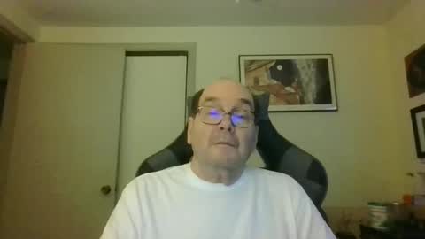 Snapshot of bink195234 chatting on February 2025 10:23:02 PM Bink195234 online show from February 2025 10:23:02 PM