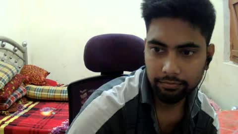 Snapshot of birbikrom104 chatting on June 2026 05:01:02 AM birbikrom104 online show from June 2026 05:01:02 AM