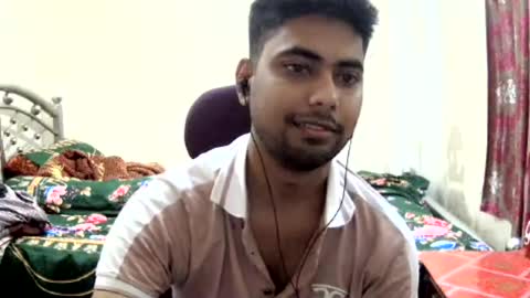 Snapshot of birbikrom104 chatting on July 2026 07:44:01 AM birbikrom104 online show from July 2026 07:44:01 AM