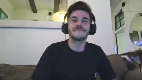 bird_0f_hermes online show from February 2026 11:04:02 AM