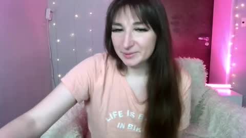 birdie_kiss online show from May 2026 09:00:01 PM