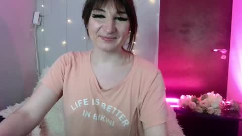 birdie_kiss online show from June 2026 09:08:02 PM