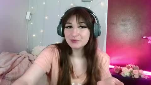 birdie_kiss online show from June 2026 07:44:02 PM