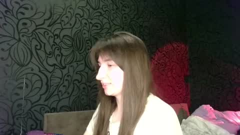 birdie_kiss online show from June 2026 09:25:01 PM