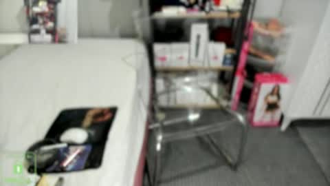 bisex woman online show from December 2025 06:23:01 PM