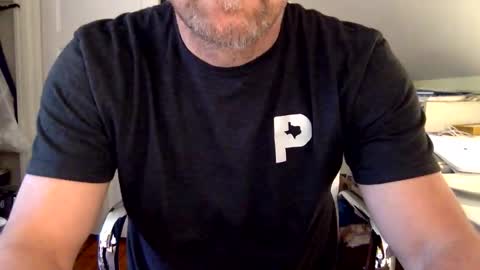 Snapshot of bisonbar chatting on April 2026 02:25:01 PM BisonBar online show from April 2026 02:25:01 PM