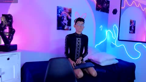 Snapshot of bitch_capelli chatting on September 2025 01:22:01 PM .. .. online show from September 2025 01:22:01 PM