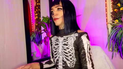 Snapshot of bitch_capelli chatting on October 2025 02:12:02 AM .. .. online show from October 2025 02:12:02 AM