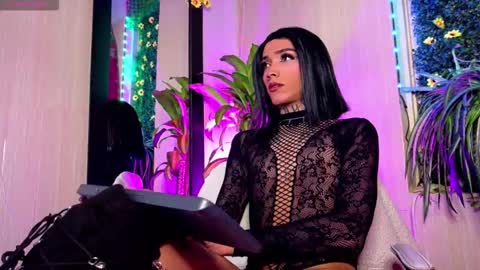 Snapshot of bitch_capelli chatting on October 2025 01:28:02 AM .. .. online show from October 2025 01:28:02 AM