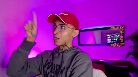 Snapshot of bitch_capelli chatting on November 2025 12:54:01 AM .. .. online show from November 2025 12:54:01 AM