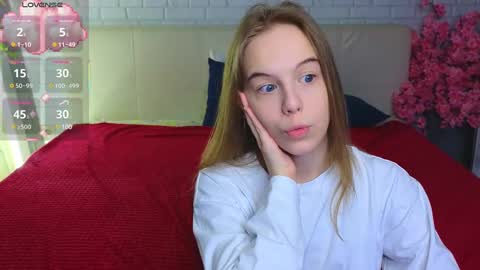 Julia online show from March 2025 05:54:01 AM