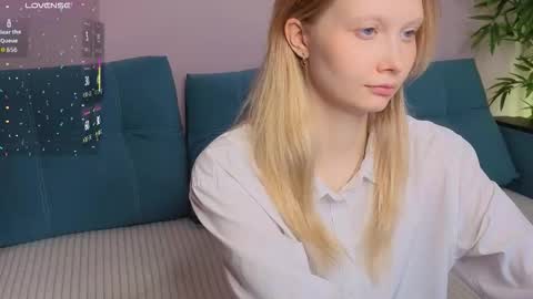 Julia online show from October 2025 07:12:01 AM