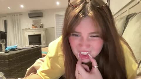 Snapshot of bkws985 chatting on March 2026 04:14:01 AM bkws985 online show from March 2026 04:14:01 AM