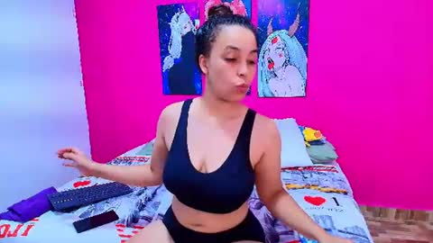 Snapshot of black_and_whithexx chatting on July 2026 06:56:01 PM black and white online show from July 2026 06:56:01 PM