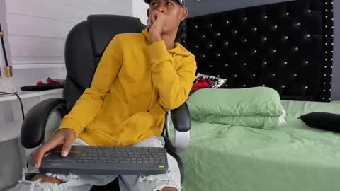 Snapshot of black_boy_22cm chatting on February 2025 08:31:02 AM boy online show from February 2025 08:31:02 AM