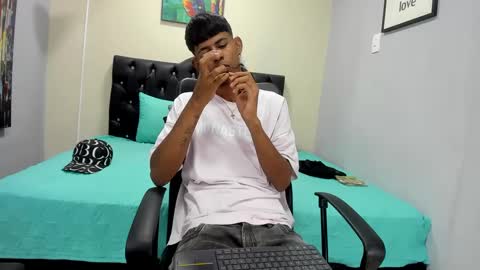 Snapshot of black_boy_22cm chatting on March 2025 06:24:02 AM boy online show from March 2025 06:24:02 AM